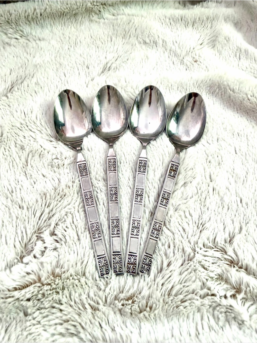 Reed & Barton Rebacraft stainless steel flatware - Set of 4 (Silver)